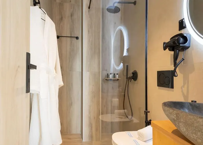 Paradise Wait Sophia