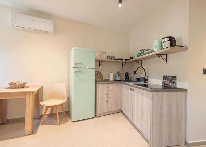 Paradise Wait Sophia *